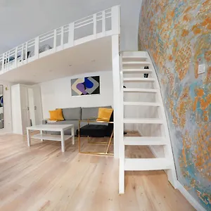 https://szuper-kis-designlakas-budapest-sziveben.inbudapesthotels.com